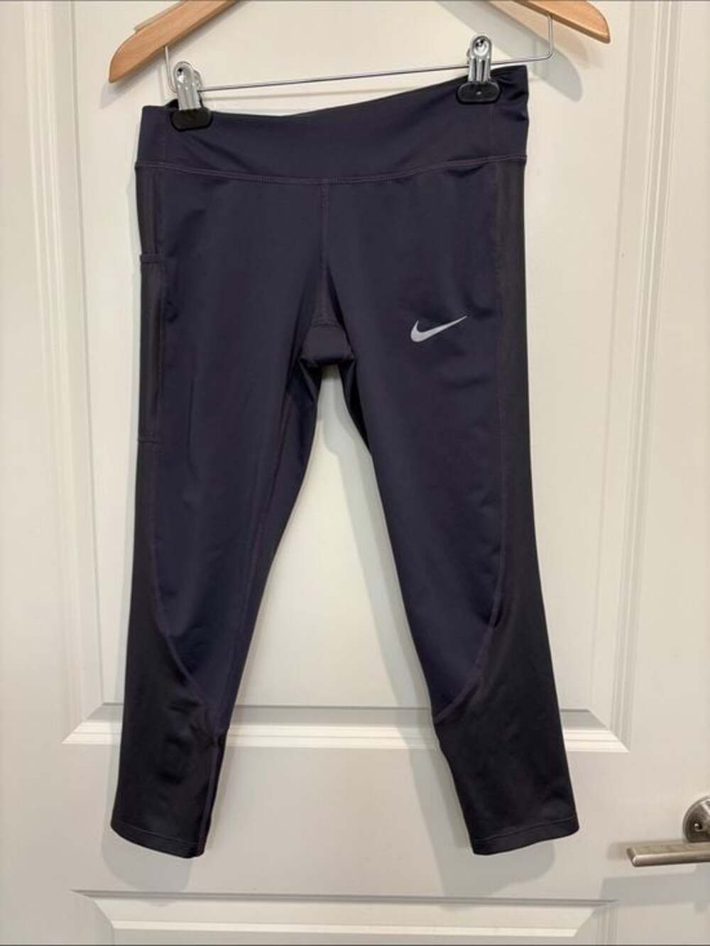 Nike Dark Small Gray Cropped Performance Leggings with Side Pocket